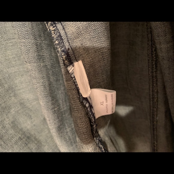 Pretty denim jean jacket. New and never worn. - Picture 6 of 6